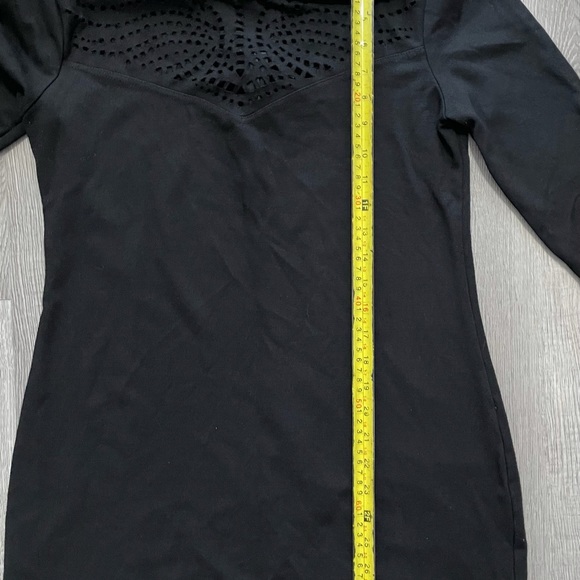 Little Back Dress Flattering Cut Out Design - Picture 5 of 6